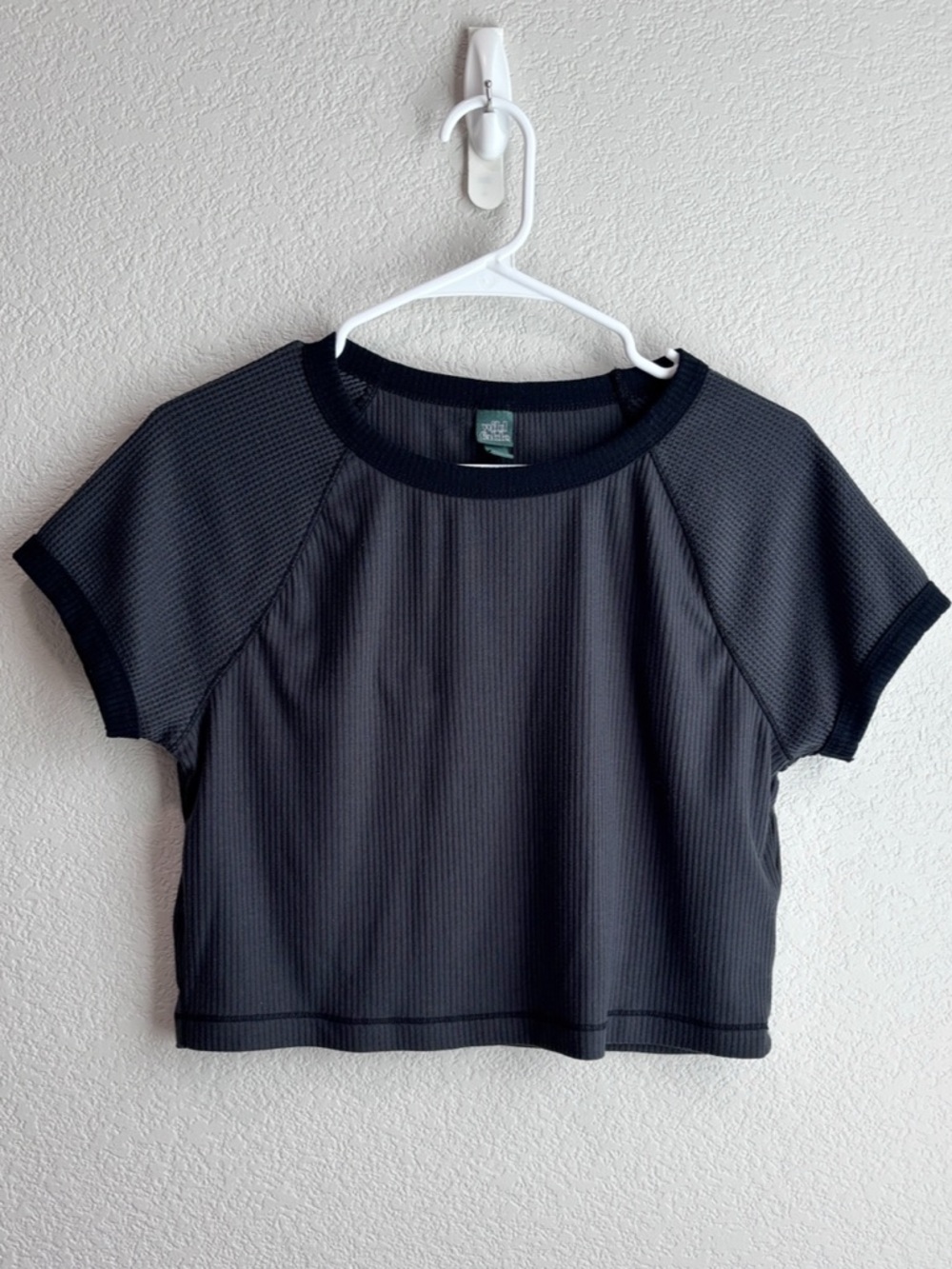 Wild Fable Black Cropped Short Sleeve T Shirt Large